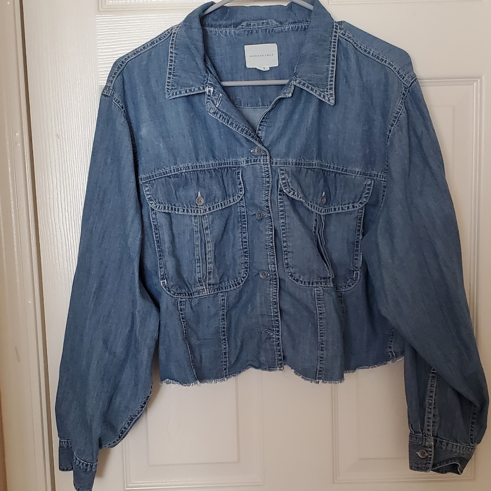 American Eagle AE Chambray Cropped Button Shirt - Women's Large - Pre-owned